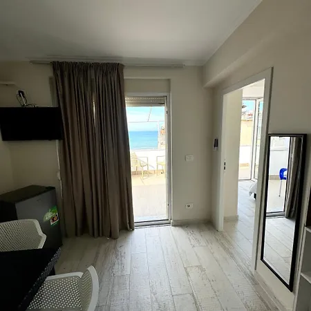 Daily Seaview Terrace B17 Apartment